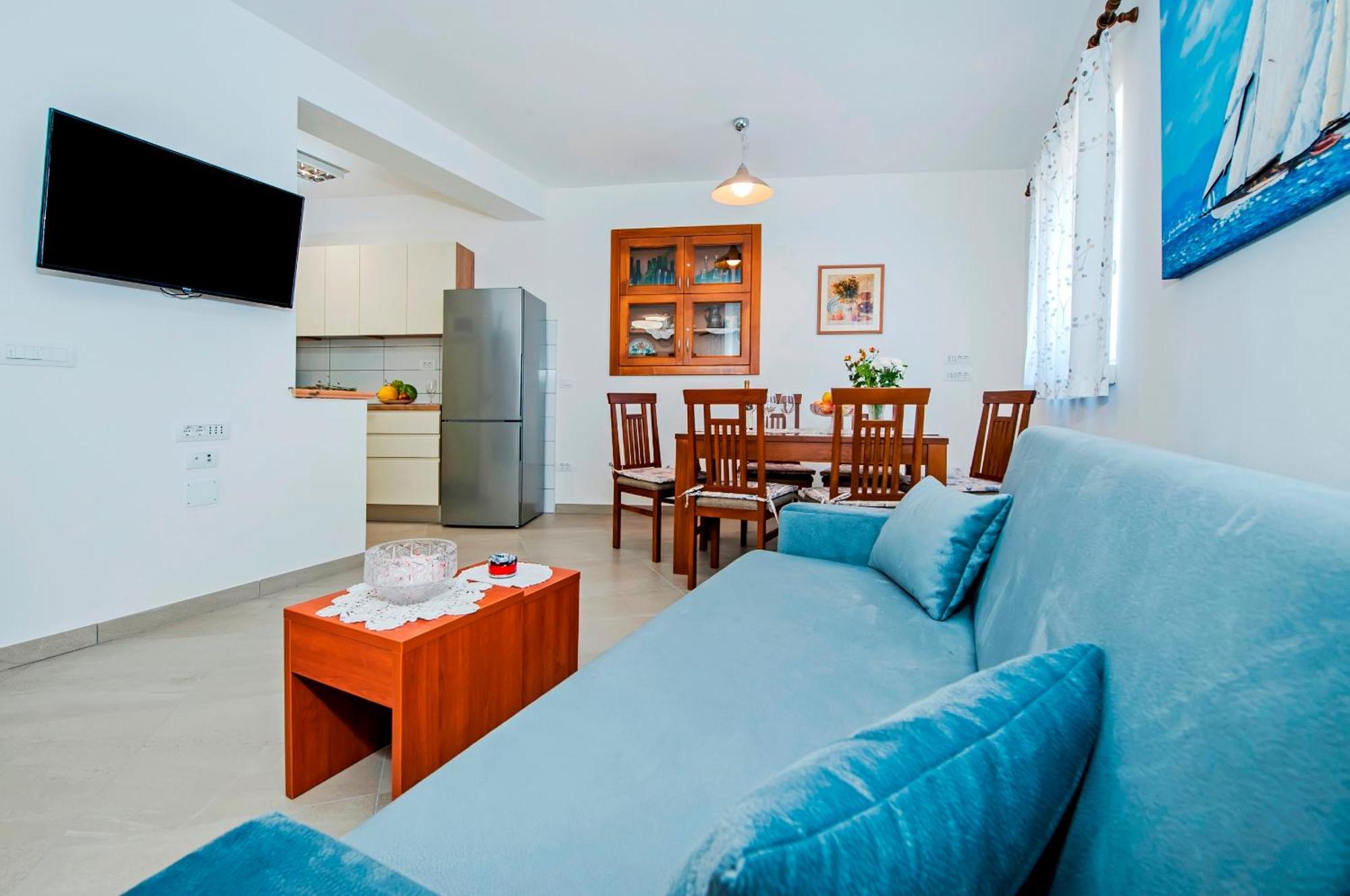 Casa Campus Apartment โรวีน ภายนอก รูปภาพ